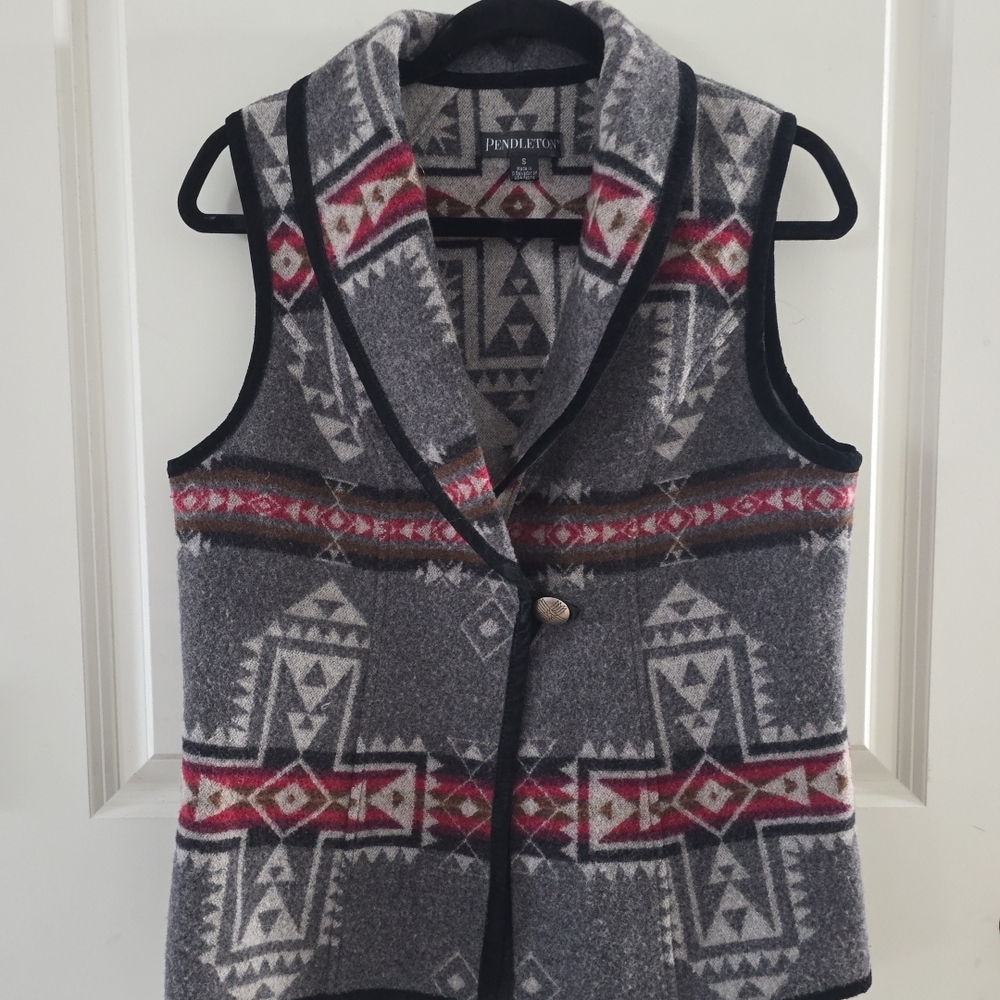 Vintage Pendleton Gray and Red Patterned Fabric